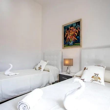 Holiday home Superb House 200m From The Center Of By Renthousing *