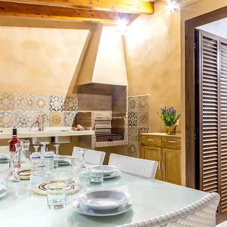 Superb House 200m From The Center Of By Renthousing Pollenca