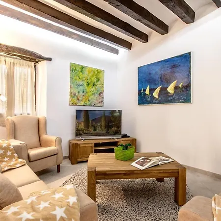 Holiday home Superb House 200m From The Center Of By Renthousing